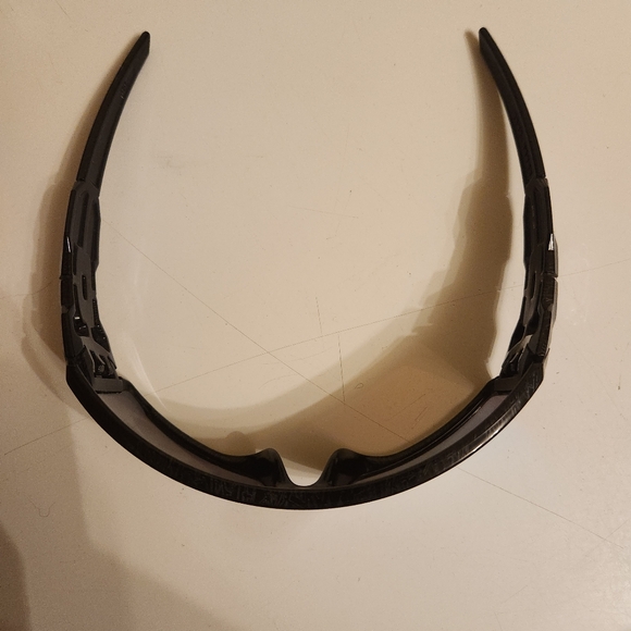 Oakley Oil Rig with Polarized lenses - Picture 2 of 6